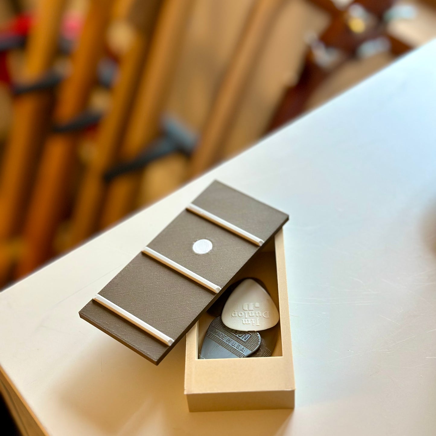 JIMI Pick Box – The Ultimate Keepsake for Guitarists